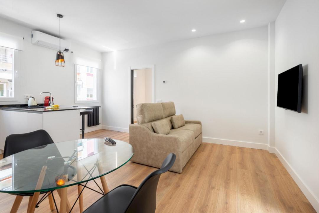 1 Bedroom 1 Bathroom Furnished - Salamanca - Modern - Mintystay Madrid Esterno foto